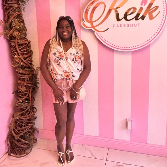 Meet your Posher, Vanetta - Picture 2 of 8